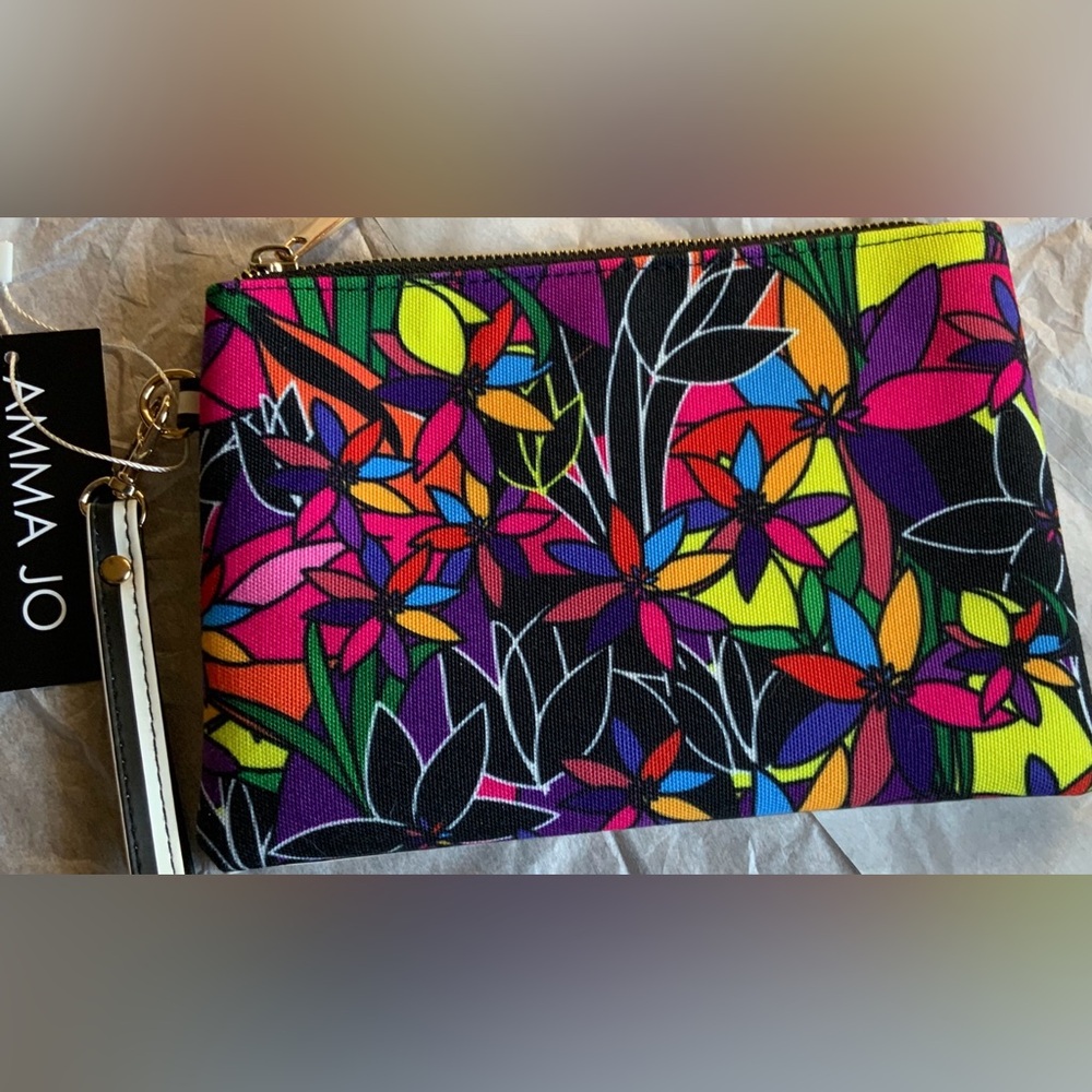 Amma Jo Manhattan Wristlet LaFleur